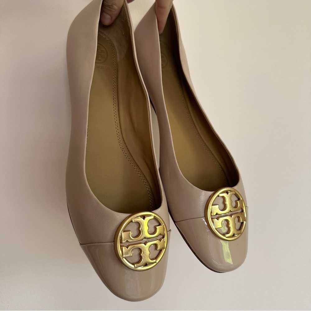 Tory Burch Chelsea cap toe patent leather neutral pink flats 10.5